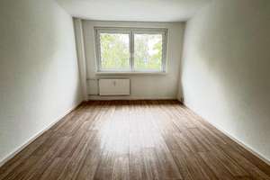 modern sanierte 3-Raum-Wohnung mit Balkon mit Südausrichtung – Goetheweg 1, 6406 Bernburg (Saale) – Vorschaubild 3