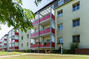 Schöne Dachgeschoss-Wohnung in zentraler Lage zu vermieten ! – Freiligrathstraße 10, 39218 Schönebeck (Elbe) – Vorschaubild 3