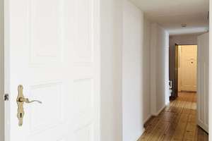 Bezugsfrei + Käufer-Prov.frei: 2 Zimmer Altbau-Whg. in Spandau + Dielen + hohe Decken + große Küche – Die vollständige Adresse der Immobilie erhältst du vom Anbieter., 13595 Wilhelmstadt, Berlin – Vorschaubild 11