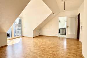 HOFHEIM: RENOVIERTES EFH MIT 6 ZIMMERN, 2 BÄDERN, 2 KÜCHEN, GARAGE UND CARPORT – Die vollständige Adresse der Immobilie erhältst du vom Anbieter., 65719 Hofheim am Taunus – Vorschaubild 16