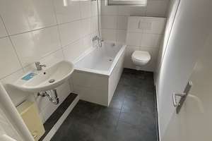 Frisch renovierte 2,5 Zimmer-Wohnung mit Balkon und Tageslichtbad mit Wanne – 23554 Sankt Lorenz Nord, Lübeck – Vorschaubild 10