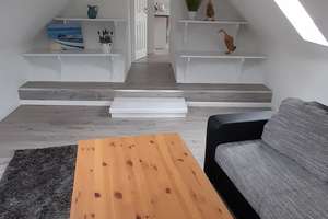 Gemütliche 2-Zimmer-OG-Wohnung mit kleiner Dachterrasse im Herzen von Tönning – Die vollständige Adresse der Immobilie erhältst du vom Anbieter., 25832 Tönning – Vorschaubild 3