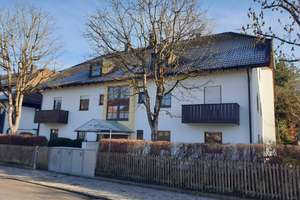 Pfiffig und attraktiv: 2-Zimmer-Dachgeschoßwohnung mit tollem Balkon (sofort beziehbar)