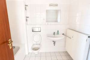 Traumhafte DG-Wohnung: 2 Zimmer, große Dachterrasse & einzigartiges Wohngefühl – Bismarckstr. 27, 4249 Großzschocher, Leipzig – Vorschaubild 8