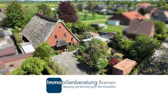 Bild von Reetgedecktes Zweifamilienhaus mit Ausbaureserve im Dachgeschoss
