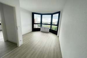 Willkommen in Ihrer frisch modernisierten Familien-Wohnung mit Balkon-Weitblick, Wannenbad, Gäste-WC – Friedensstraße 114a, 51145 Urbach, Köln – Vorschaubild 7