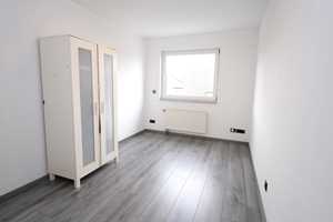 Wohnen auf mehreren Ebenen: Split- Level- Reihenmittelhaus mit Garten und Garage in MG- Lürrip! – Mönchengladbach – Vorschaubild 5