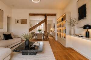 Wunderschönes Objekt! Brockessches Palais! Exkl. Altbau mit Luxusausstattung!