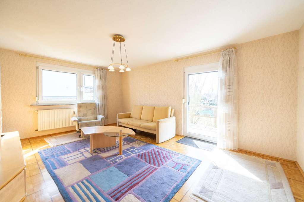 Immobilie in Neustadt bei Coburg - Großzügiges Zweifamilienhaus mit Terrasse, Garten und Garage in ruhiger Lage von Neustadt bei Coburg - Bild 3