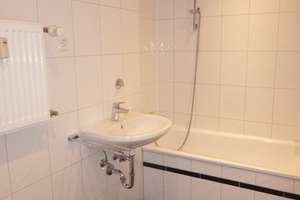 Frisch renovierte 3-Zimmer Wohnung mit Balkon, nahe FH und Köln Arcaden – Feldbergstr. 16, 51105 Humboldt/Gremberg, Köln – Vorschaubild 7