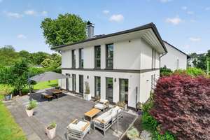 Exklusiver Wohntraum für die ganze Familie – stilvoll, hochwertig und energieeffizient – Die vollständige Adresse der Immobilie erhältst du vom Anbieter., 42651 Solingen-Mitte, Solingen – Vorschaubild 3