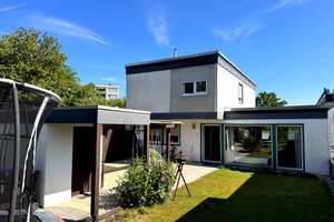**Modernisiertes Reihenmittelhaus | Großer Garten | Garage | Sackgassenlage**