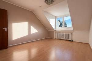 Düsseldorf-Unterbach: helle 2-Zimmer-Dachgeschosswohnung mit Südwestbalkon! – Die vollständige Adresse der Immobilie erhältst du vom Anbieter., 40627 Unterbach, Düsseldorf – Vorschaubild 6