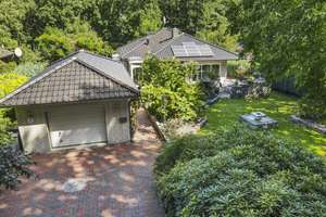Ganderkesee-Bookholzberg | Repräsentativer Bungalow in Hanglage mit wunderschöner Gartenanlage – Die vollständige Adresse der Immobilie erhältst du vom Anbieter., 27777 Ganderkesee – Vorschaubild 3