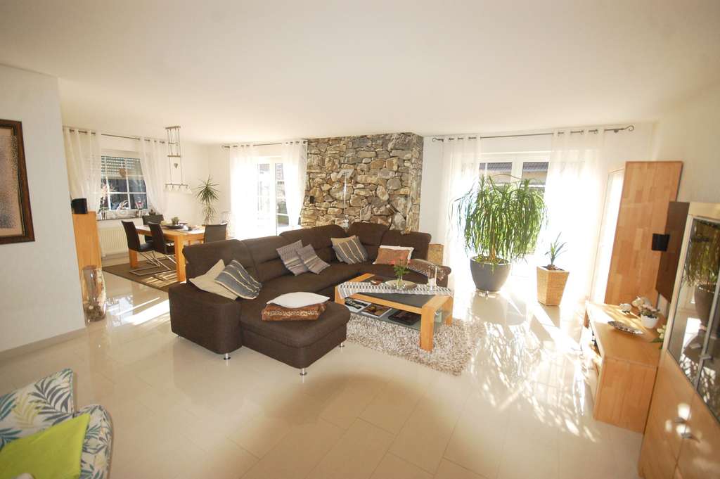 Immobilie in Rötgesbüttel - Großzügige Doppelhaushälfte mit Kamin, Garten und moderner Ausstattung – ideal für Familien - Bild 4