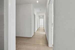Sofort beziehbare 4-Zimmer-Eigentumswohnung in Nürnberg-Gärten bei Wöhrd – Die vollständige Adresse der Immobilie erhältst du vom Anbieter., 90489 Wöhrd, Nürnberg – Vorschaubild 2