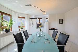 Tolles Einfamilienhaus mit großer Einliegerwohnung – Die vollständige Adresse der Immobilie erhältst du vom Anbieter., 71034 Böblingen – Vorschaubild 4