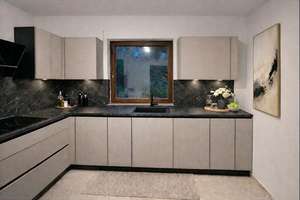 Stilvolles Einfamilienhaus mit Einliegerwohnung und Doppelgarage auf weitläufigem Grundstück zur Mie – Die vollständige Adresse der Immobilie erhältst du vom Anbieter., 72766 Reutlingen-Mitte, Reutlingen – Vorschaubild 5