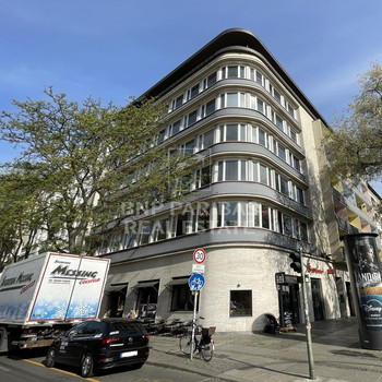 *Moderne Büroflächen direkt am Savignyplatz mit atemberaubenden Ausblick*