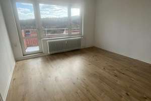 Ihr neues Wohlfühl-Zuhause: Helle 3-Zimmer-Wohnung mit Balkon in Salzgitter-Gebhardshagen – Eichenweg 17, 38229 Gebhardshagen, Salzgitter – Vorschaubild 2