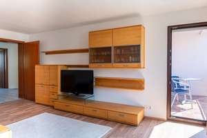 Schöne & teilmöblierte 4-Zimmer-Wohnung in Reutlingen-Ohmenhausen – Die vollständige Adresse der Immobilie erhältst du vom Anbieter., 72770 Ohmenhausen, Reutlingen – Vorschaubild 2