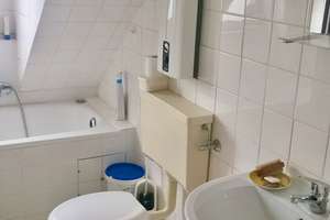 AttraktiveDachgeschosswohnung mit 2,5 Zimmern in ruhiger Seitenstraße von Essen-Fronhausen – Mommsenstraße 40, 45144 Frohnhausen, Essen – Vorschaubild 8