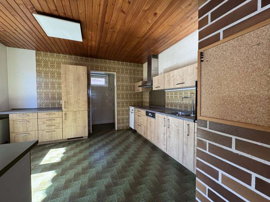 Immobilie in Mühlacker - Weinbergblick! 1- oder 2-Familienhaus in aussichtsreicher Lage - Bild 0