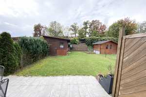 Modernes, sonniges, Reiheneckhaus (BJ 2000) mit großem Garten, Terrasse, 2x Stellplatz – Fürstenfeldbruck (Kreis) – Vorschaubild 6