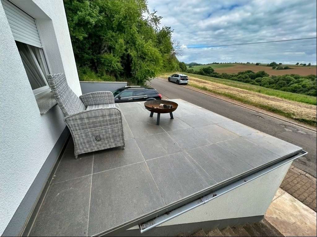 Immobilie in Schmelz - Kernsaniertes Einfamilienhaus in Schmelz – schöne Lage & Fernblick genießen - Bild 2