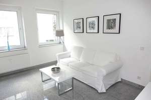 Wohnen mit Charakter: 2-Zimmer-Wohnung in zentraler Lage. Voll möbliert und eingerichtet – 40211 Stadtmitte, Düsseldorf – Vorschaubild 2