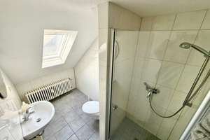 Nette Dachgeschosswohnung in ruhigem 4-Familienhaus – Die vollständige Adresse der Immobilie erhältst du vom Anbieter., 66113 Malstatt, Saarbrücken – Vorschaubild 5