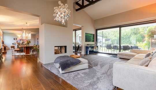 Bild von Stilvolle Villa mit moderner Ausstattung und Gartenidyll