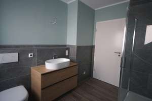 Urban und doch zentral:
Gut aufgeteilte 3,5 Zimmer mit Balkon in beliebter Lage von Uerdingen – Die vollständige Adresse der Immobilie erhältst du vom Anbieter., 47829 Uerdingen, Krefeld – Vorschaubild 2