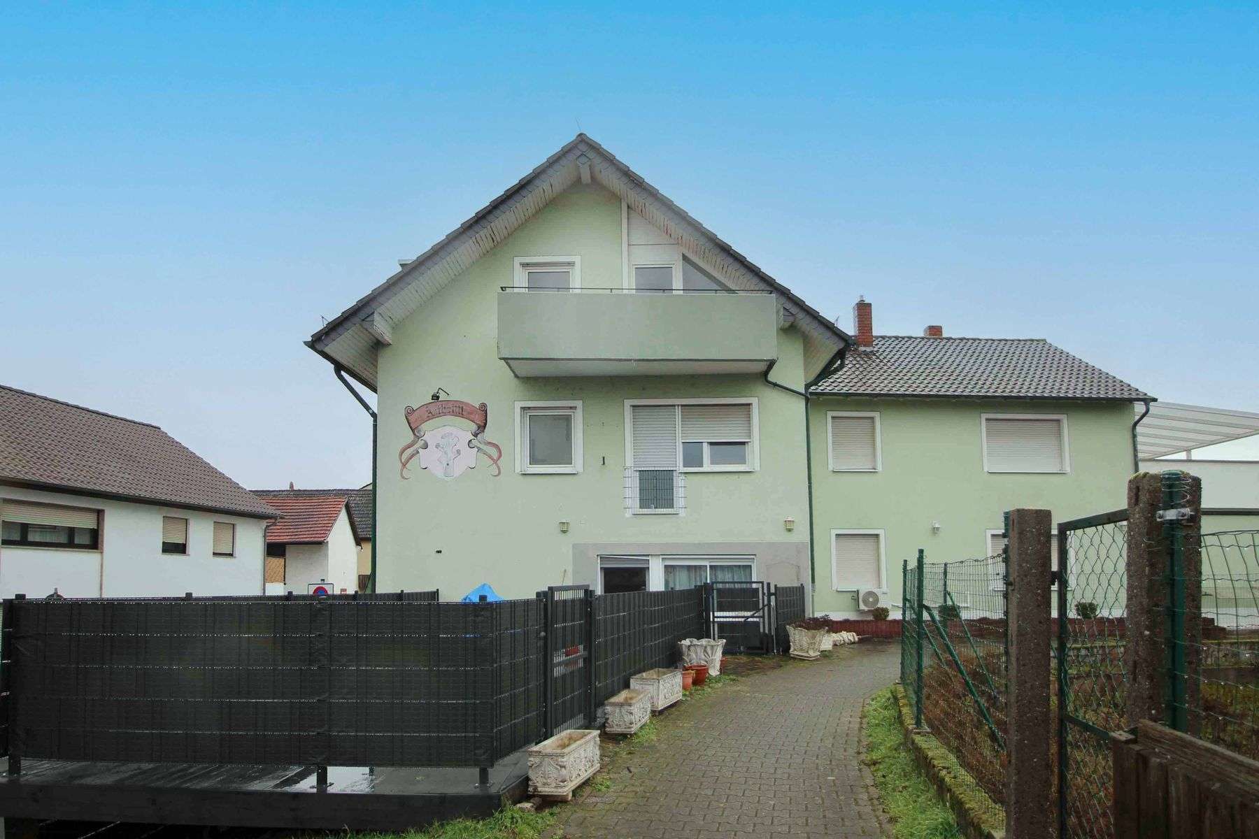 Renovierungsbedürftige, helle 3 Zimmer Wohnung mit Balkon in Astheim, Groß Gerau Kreis – Bild 3