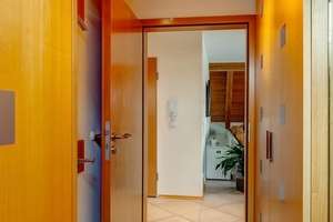 Möbliert: Großzügige 3,5-Zimmer Maisonettewohnung mit Sichtdachstuhl  – Die vollständige Adresse der Immobilie erhältst du vom Anbieter., 81825 Berg am Laim Ost, München – Vorschaubild 16
