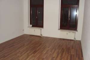 * Großzügige 1-Zimmer mit neuem Laminat und Wannenbad im Zentrum! * – Müllerstraße 26, 9113 Schloßchemnitz, Chemnitz – Vorschaubild 5