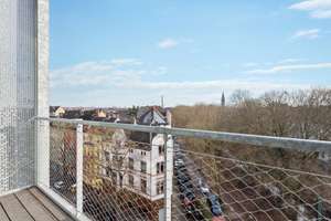 Zwei Ebenen. Klare Architektur. Wohnen über Bilk mit Blick in die Baumkronen. – Die vollständige Adresse der Immobilie erhältst du vom Anbieter., 40223 Bilk, Düsseldorf – Vorschaubild 7