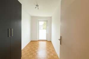 WINDISCH Immobilien - Doppelhaushälfte mit großem Garten in ruhiger Spielstraße zu vermieten – Die vollständige Adresse der Immobilie erhältst du vom Anbieter., 82194 Gröbenzell – Vorschaubild 14