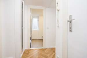 City-Highlight am Ku’damm: 2-Zimmer-Wohnung – provisionsfrei & komplett renoviert! – Die vollständige Adresse der Immobilie erhältst du vom Anbieter., 10709 Wilmersdorf, Berlin – Vorschaubild 9