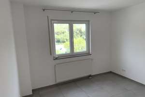 KILIAN IMMOBILIEN!  PERFEKTE 4 ZI. WOHNUNG AUS 2006 MIT 104 M² IM 1. OG EINES 3-PART.-H. IN HIP! EBK – Die vollständige Adresse der Immobilie erhältst du vom Anbieter., 91161 Hilpoltstein – Vorschaubild 43