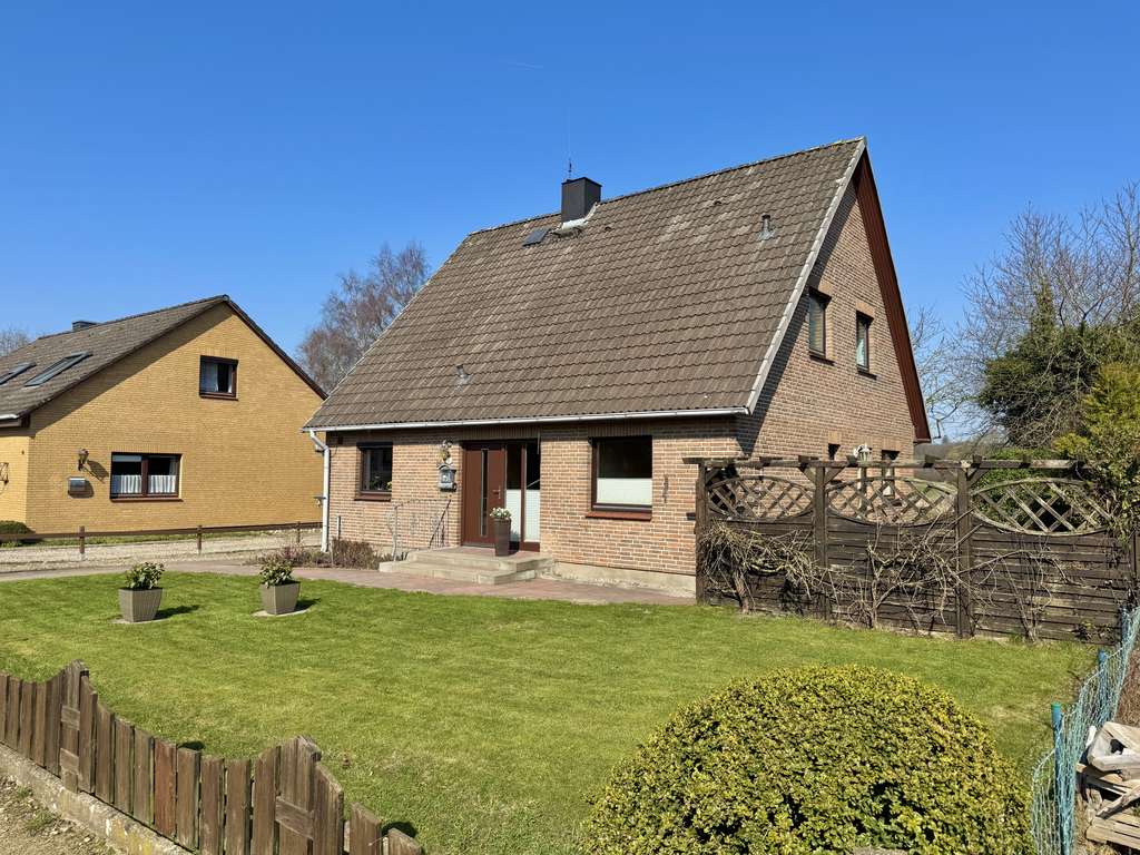 Immobilie in Mittelangeln - Gepflegtes Einfamilienhaus mit 5,5 Zimmern in Satrup - Bild 1