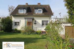 Zentrumnahe Wohnlage! Massiv gebautes EFH mit viel Platz & Möglichkeiten für Familie & Freizeit