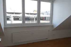 Nürnberg Altstadt: in 2019 neu ausgebaute top 3-Zimmer DG-Wohnung, Dachloggia, Kochinsel, Parkett – Nürnberg – Vorschaubild 14