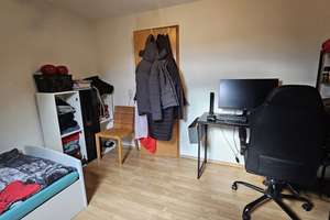 3-Zimmer-Wohnung im Dachgeschoss mit Garage in Mainz-Kostheim – Die vollständige Adresse der Immobilie erhältst du vom Anbieter., 55246 Mainz-Kostheim, Wiesbaden – Vorschaubild 2