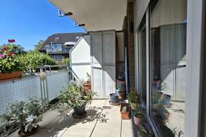 KR-Hüls: geräumige 3-Zimmerwohnung im 1. OG,  Balkon, TG-Platz ... ! – Die vollständige Adresse der Immobilie erhältst du vom Anbieter., 47839 Hüls, Krefeld – Vorschaubild 2