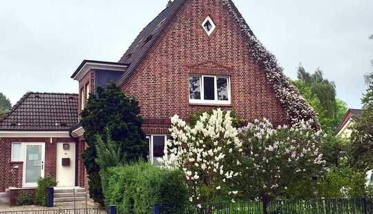 Bild von Wunderschönes Rotklinkerhaus im Herzen von Hamburg-Nienstedten