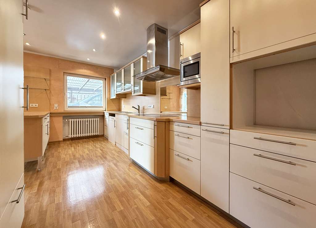 Immobilie in Hüttenberg - Sonnenverwöhntes Wohnen mit großzügigem Raumgefühl & Weitblick - Bild 3