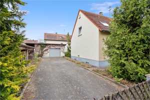 Raum für Ihre Ideen – Zweifamilienhaus in Bühl mit großem Potenzial und viel Platz! – Finkenweg 1, 89346 Günzburg (Kreis) – Vorschaubild 3