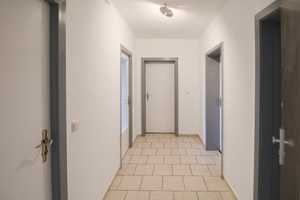 Einziehen & Ausblick genießen – Renovierte 2-Zimmer-Wohnung mit Fernsicht auf Erbbaugrund – Lübeck – Vorschaubild 12