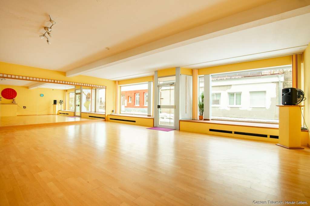 Immobilie in Titisee-Neustadt - Wohn- und Geschäftshaus mit 3 Einheiten mit Optimierungspotenzial mitten in Neustadt zu verkaufen - Bild 4